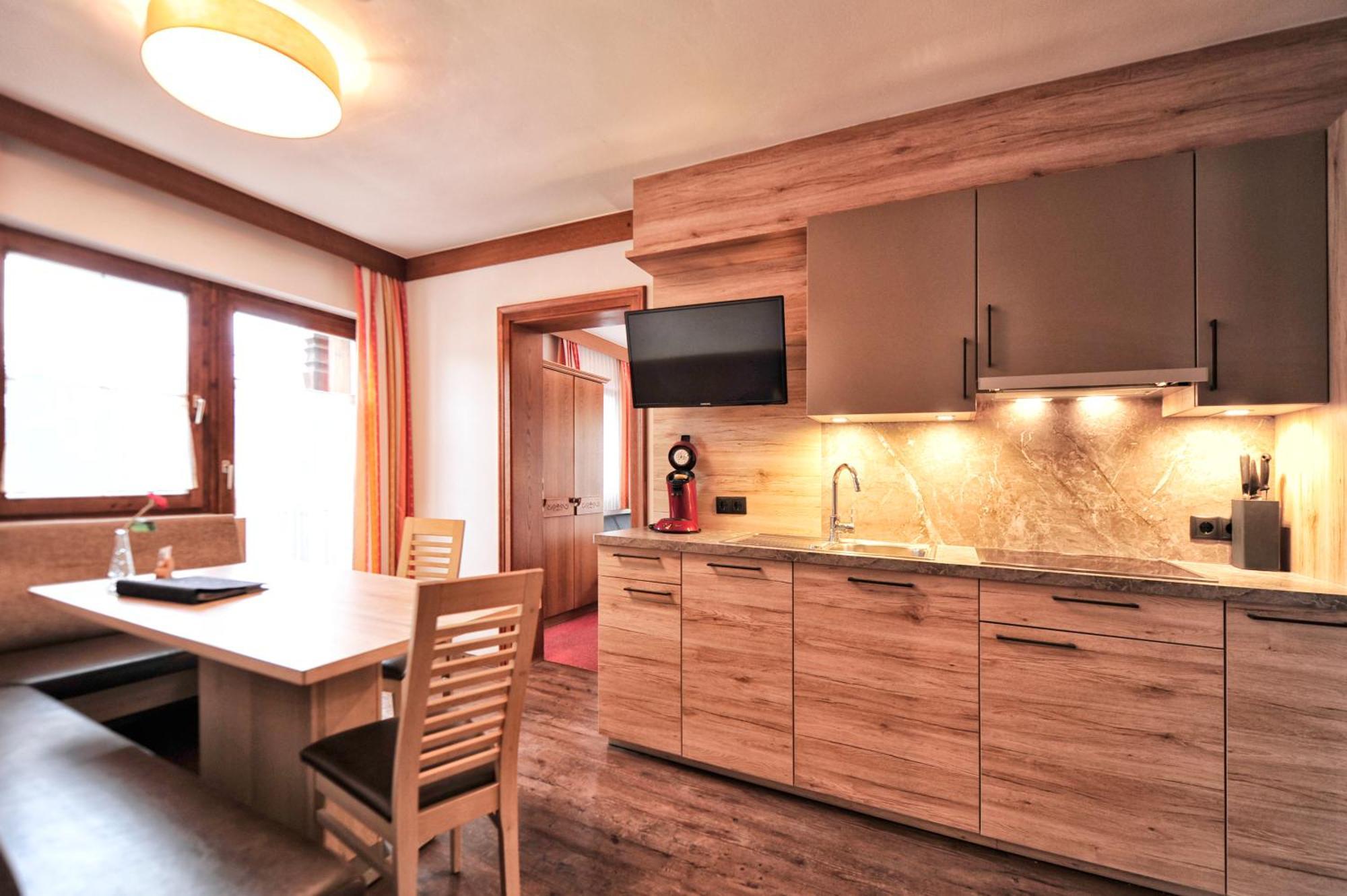 Haus Enzian Apartment Fiss Exterior foto