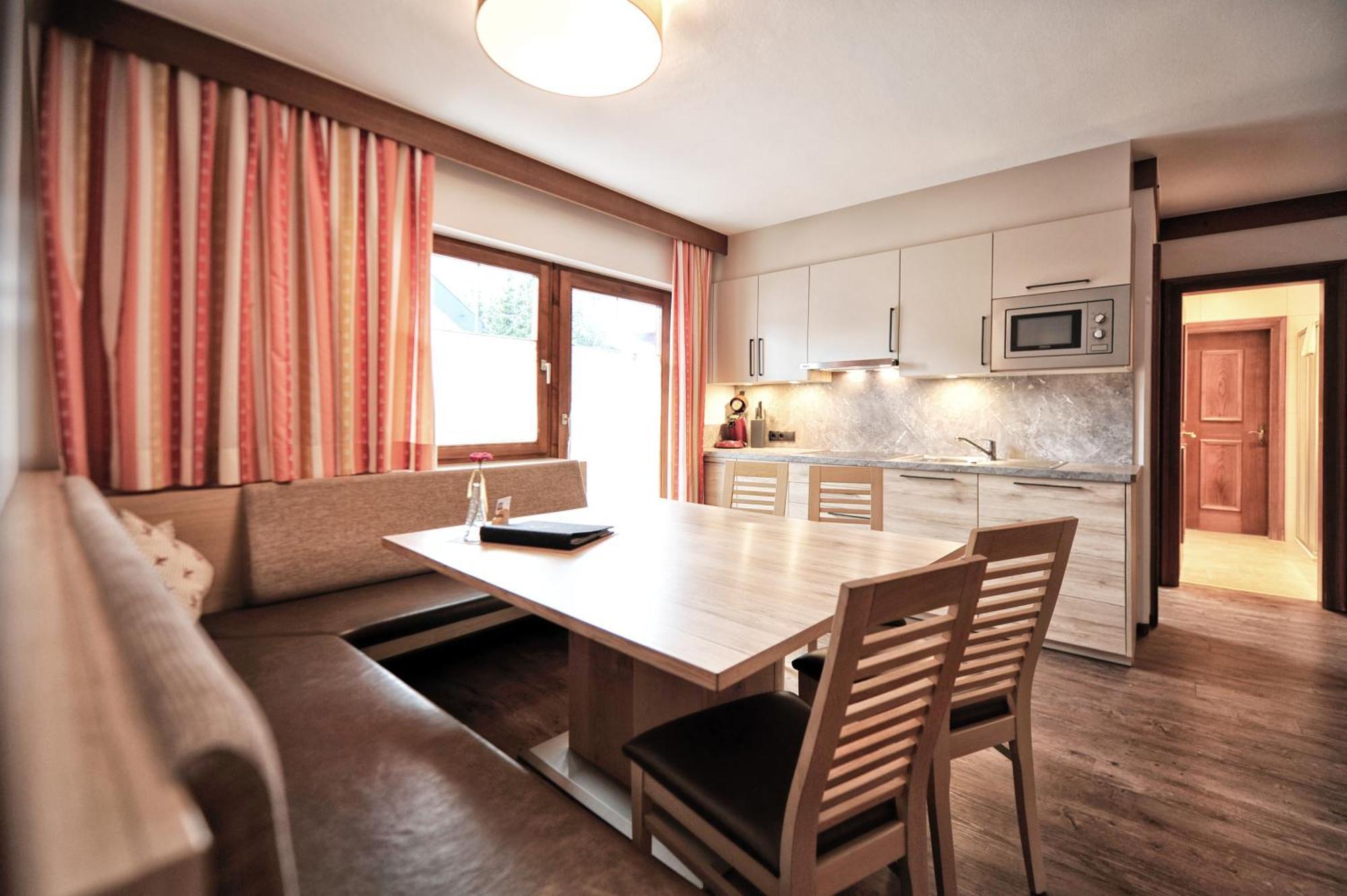 Haus Enzian Apartment Fiss Exterior foto